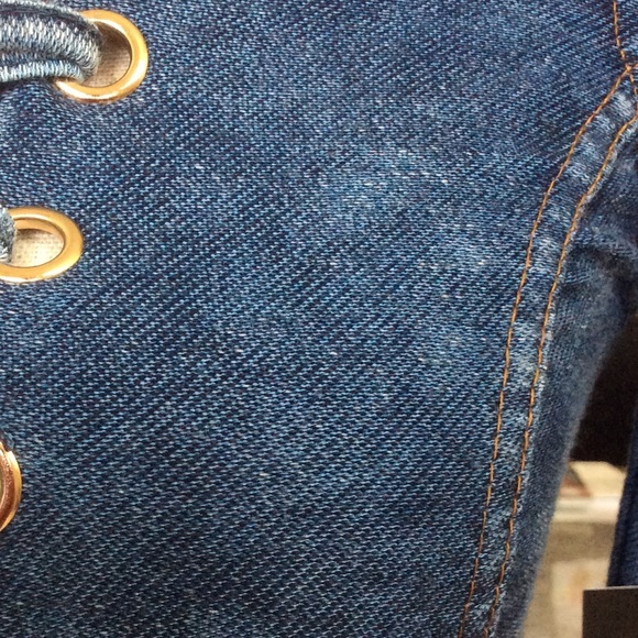 🌼 Stonewashed Lace Front Bodysuit - Picture 7 of 7