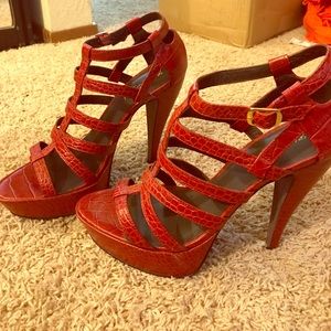 Elizabeth and James Red size 10b heels