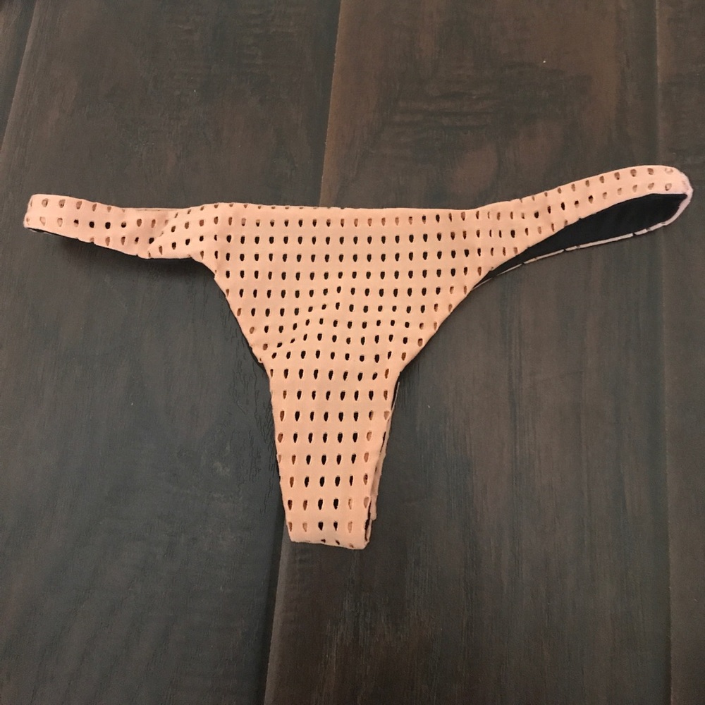 Pipelines in Topless Mesh