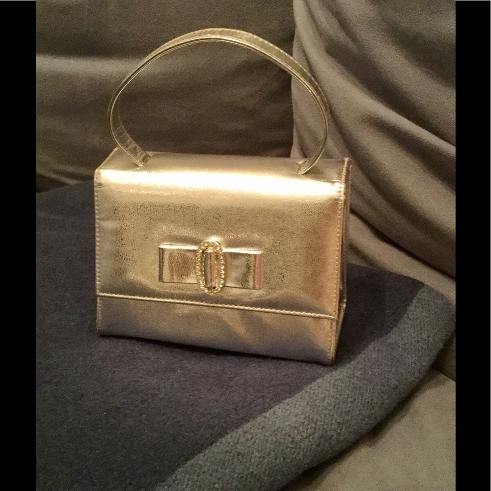 🐩Vintage Silver Metallic Leather Handbag!🐩