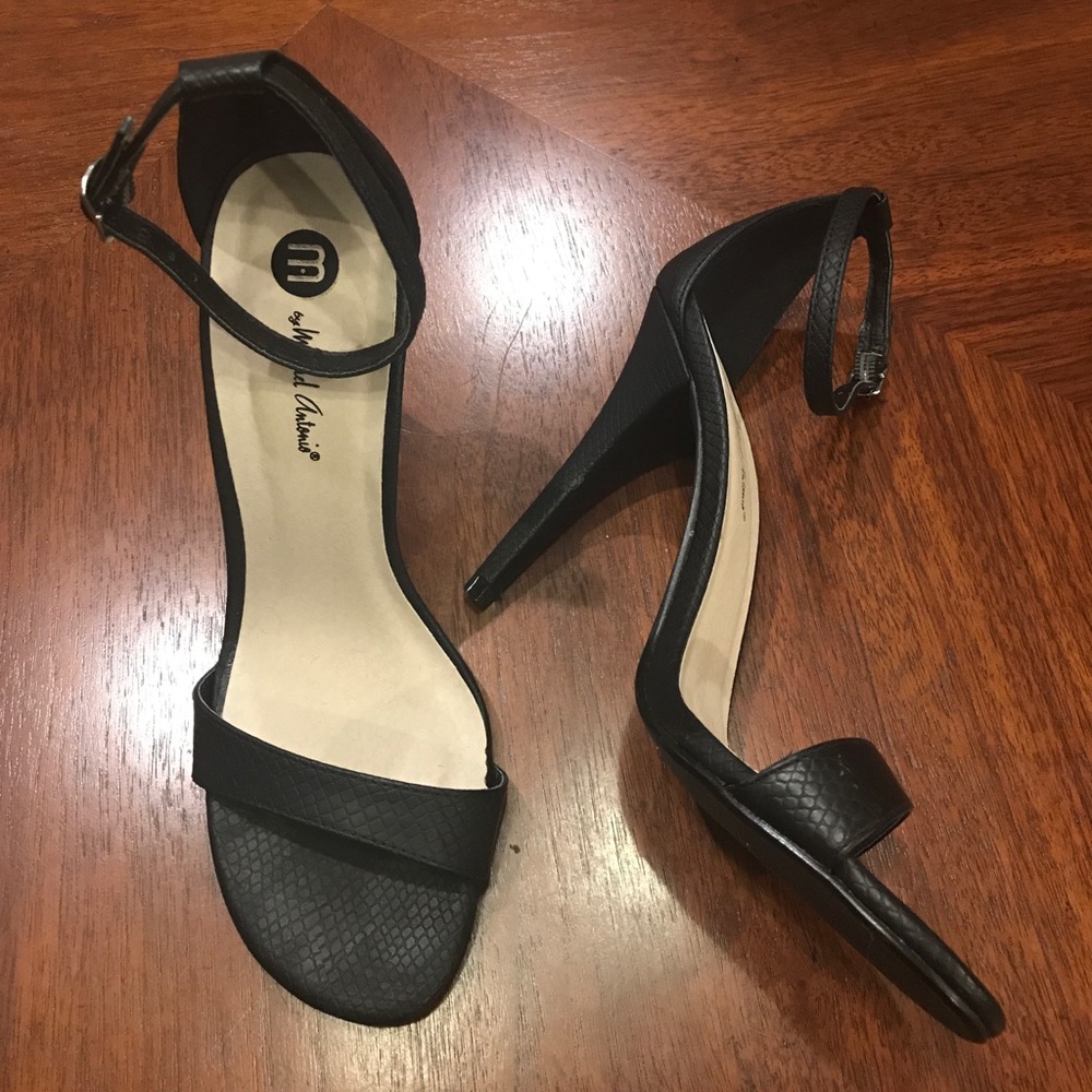 Sexy black heels