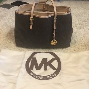 Michael Kors Jet Set Travel Tote