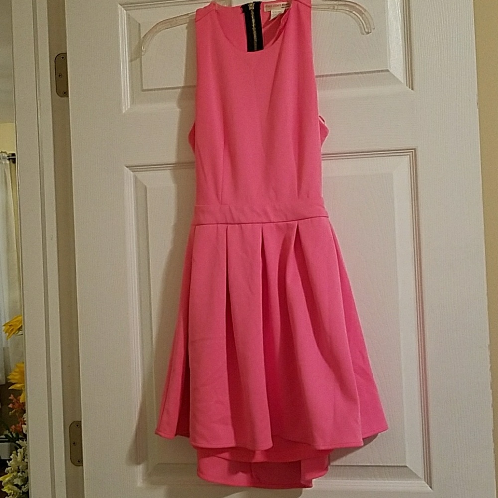 Hot Dress! Tags still on!