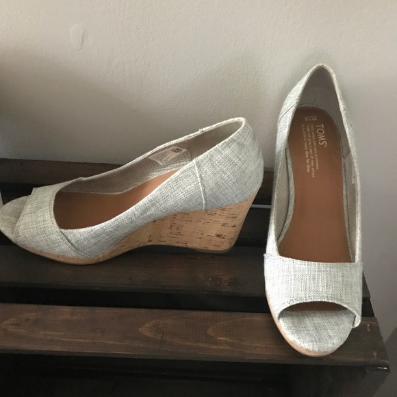 Tom Wedges Size 10. - Picture 2 of 2