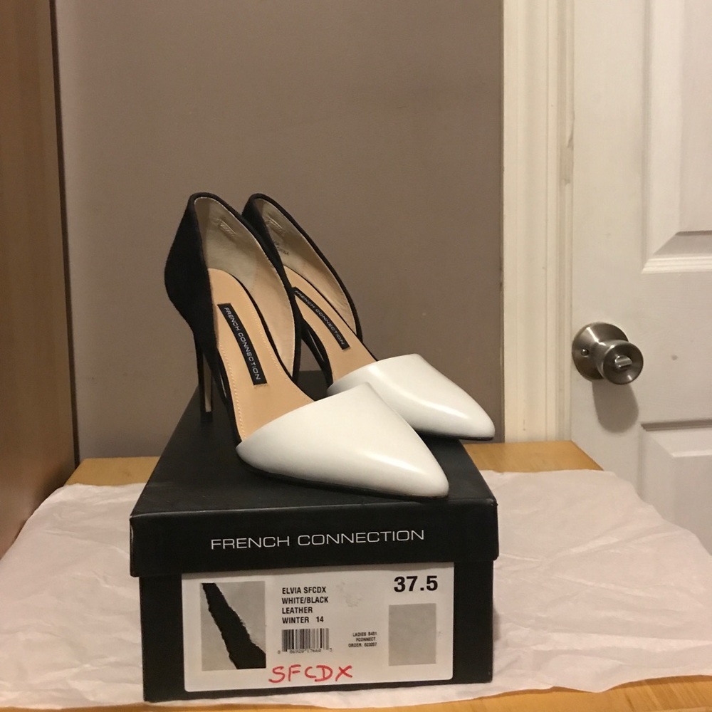 New French Connection Black & White leather pumps