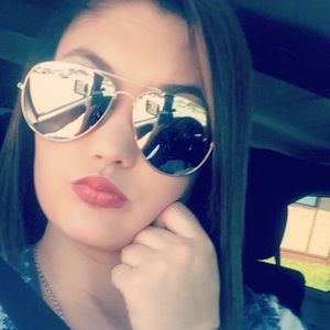 Meet your Posher, Hadley