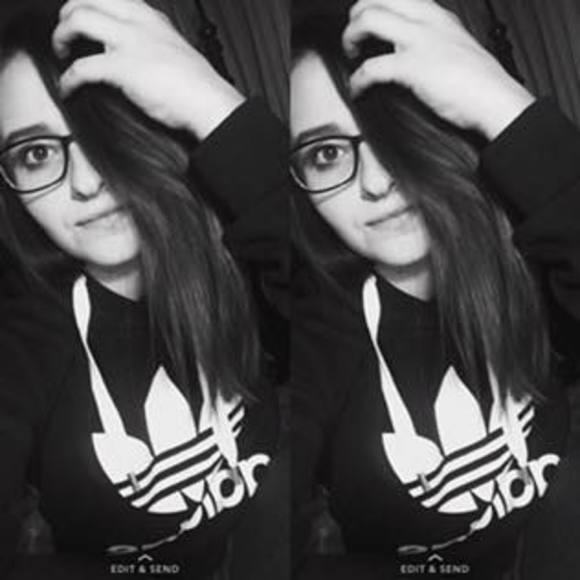 Meet your Posher, Hannah - Picture 1 of 1