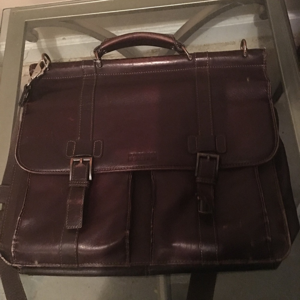 Kenneth Cole Leather Briefcase/Laptop Bag