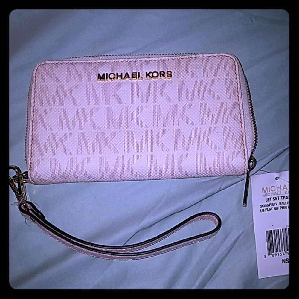 Michael Kors Jetset Travel Smartphone Wristlet NWT