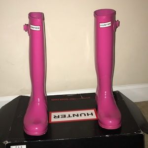 Hot pink Hunter Rain boots