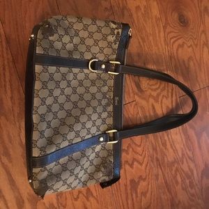 Authentic Gucci shoulder bag