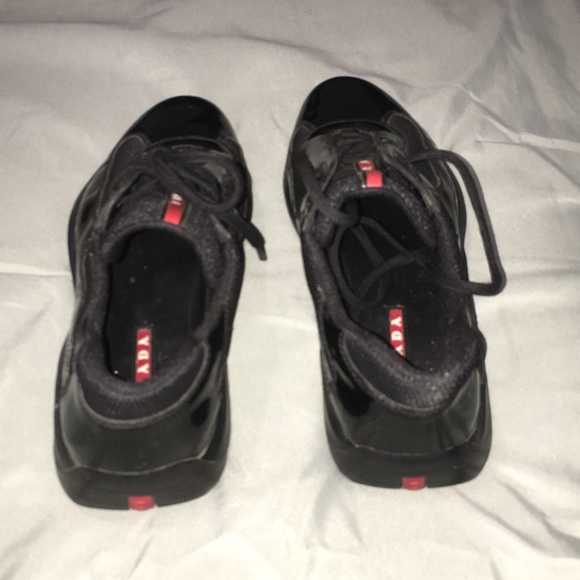 Very stylish. Worn a few times. Good condition. - Picture 2 of 8