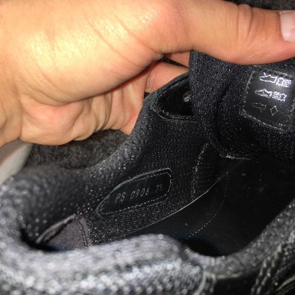 Very stylish. Worn a few times. Good condition. - Picture 8 of 8