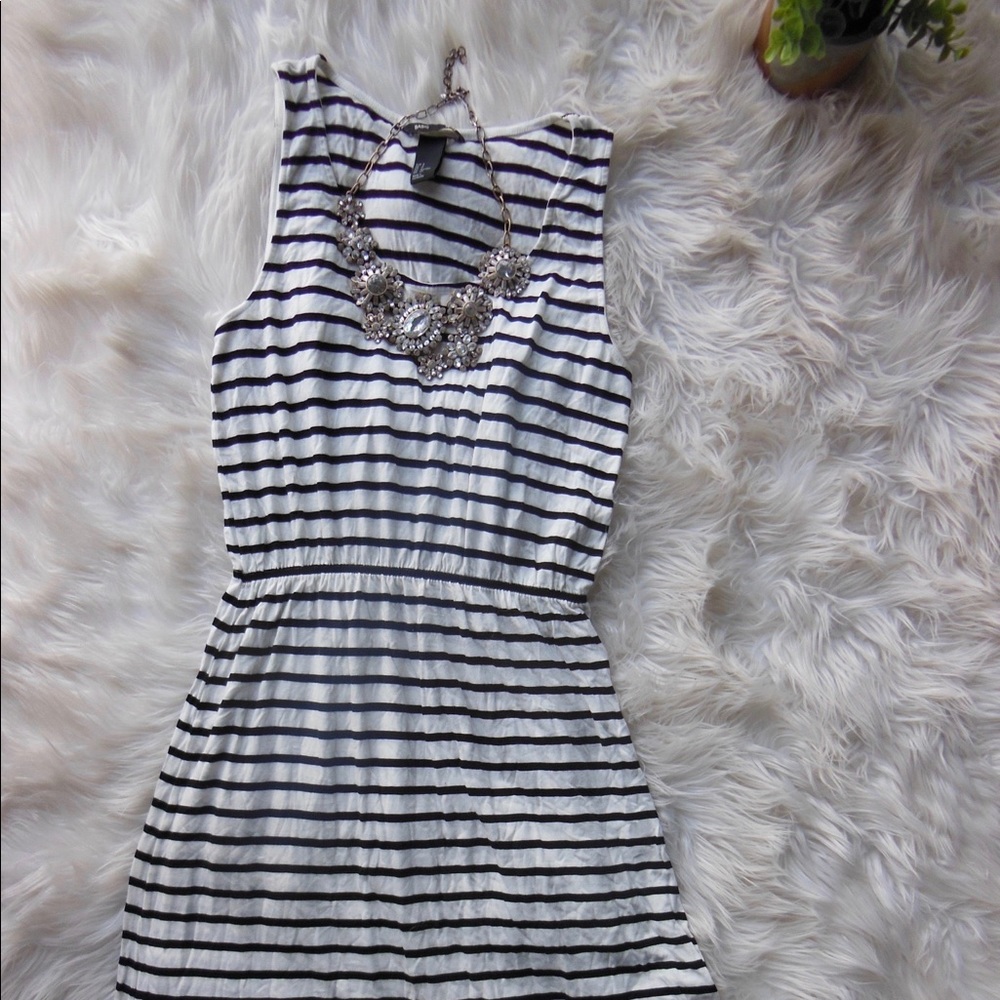 H&M - White Black Stripe Casual Dress