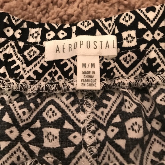 Black and white ruffle shorts - Picture 2 of 3