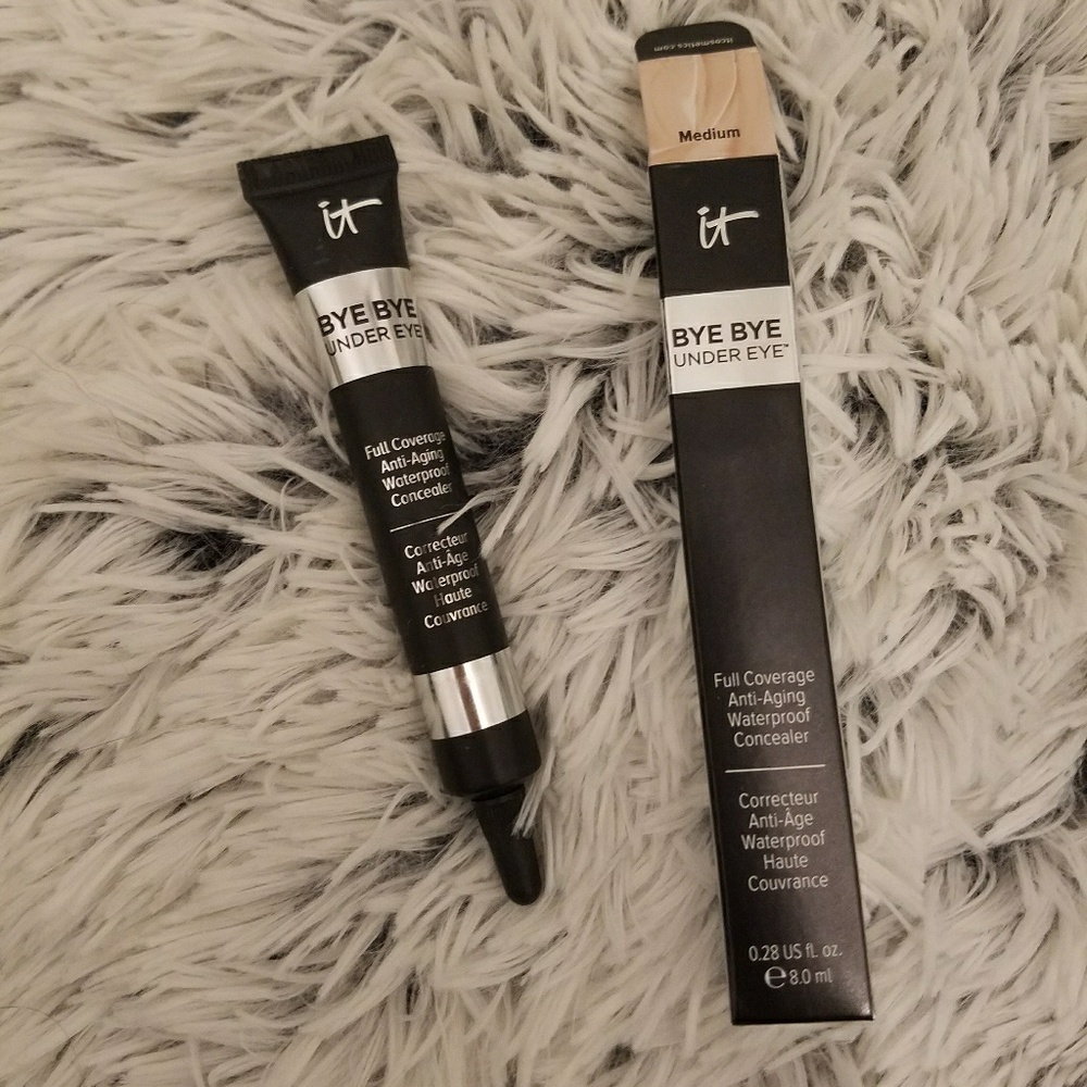 BNIB IT Bye Bye Undereye Concealer