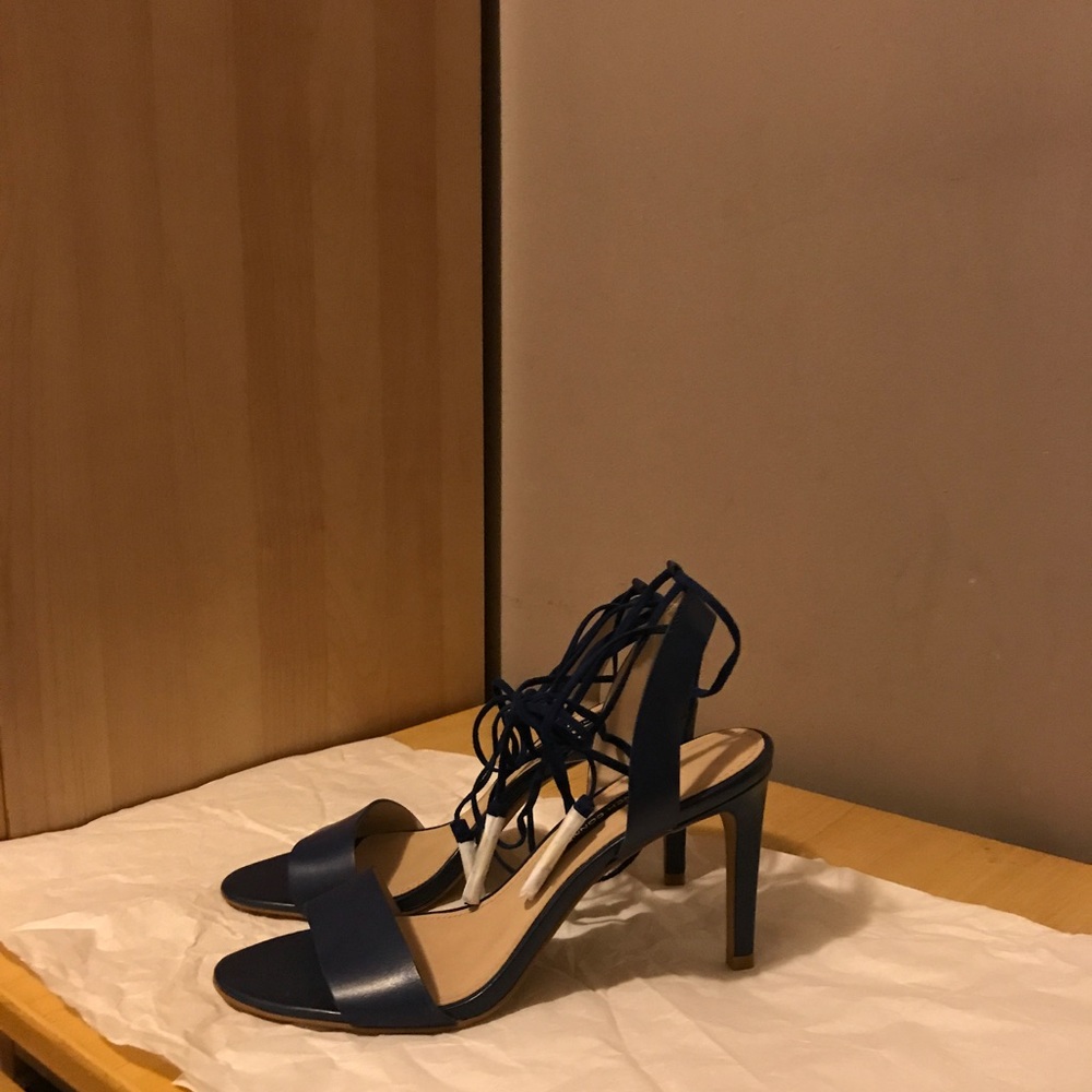 New French Connection Blue Leather tie up shoes