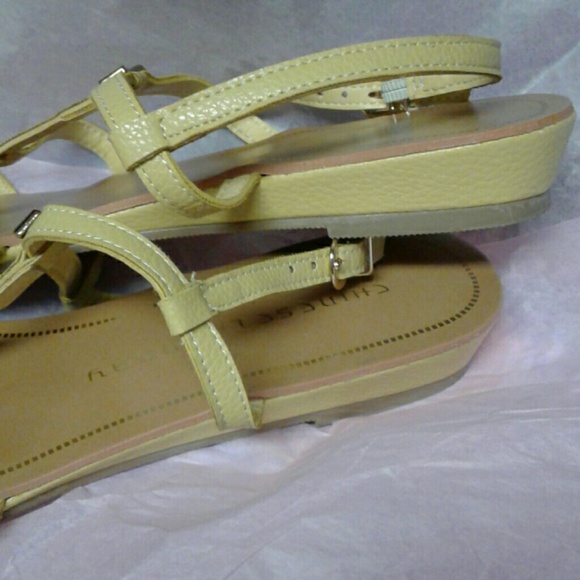 Sandals - Picture 2 of 4