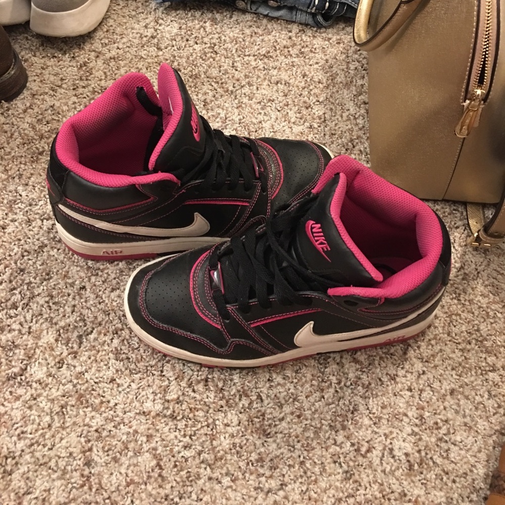 Nike airs