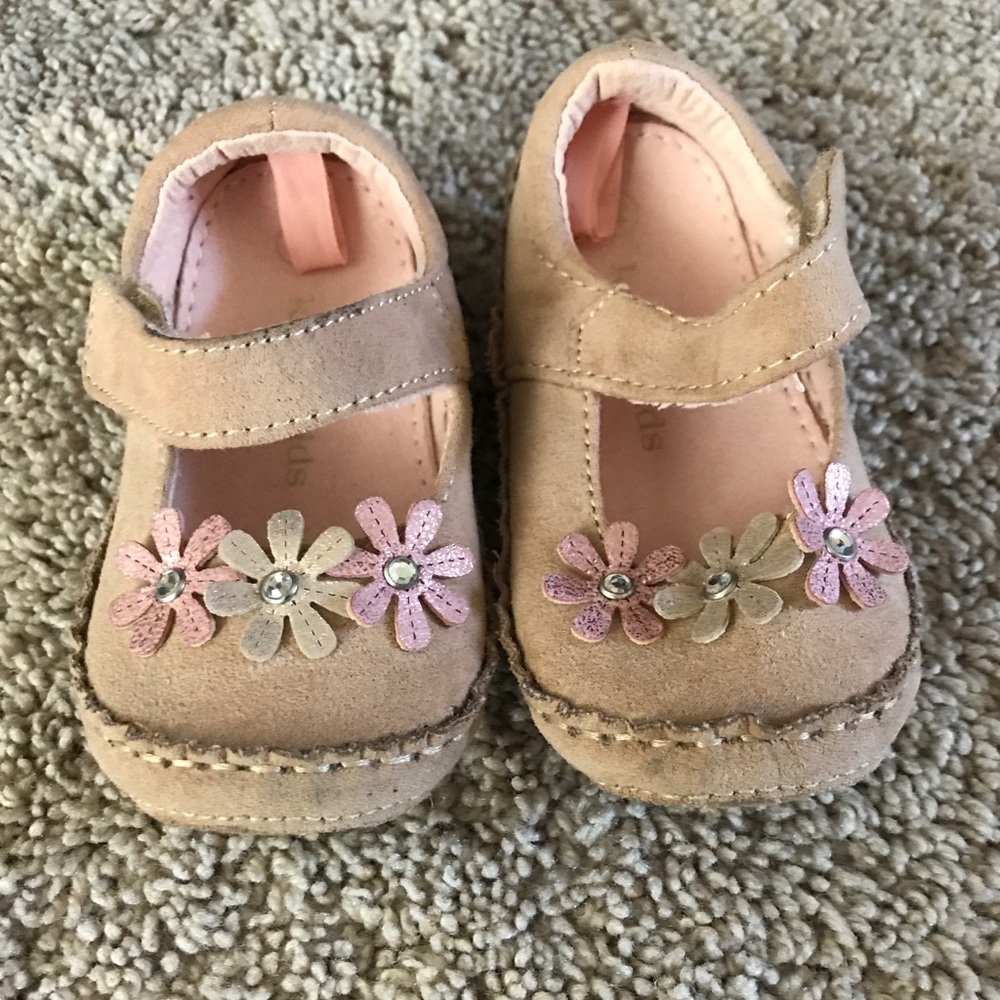 Size 4 Koala toddler shoes