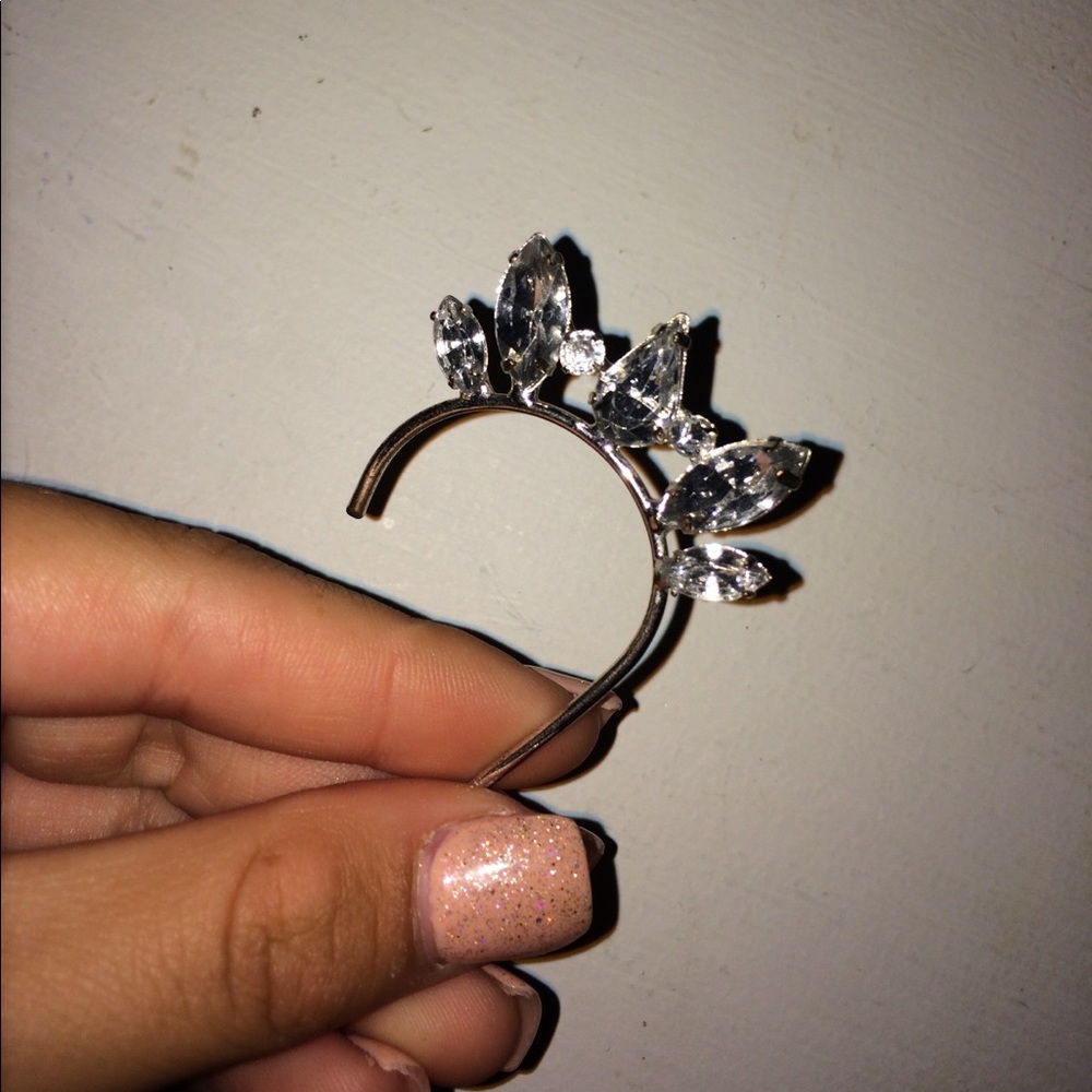 Ear cuff