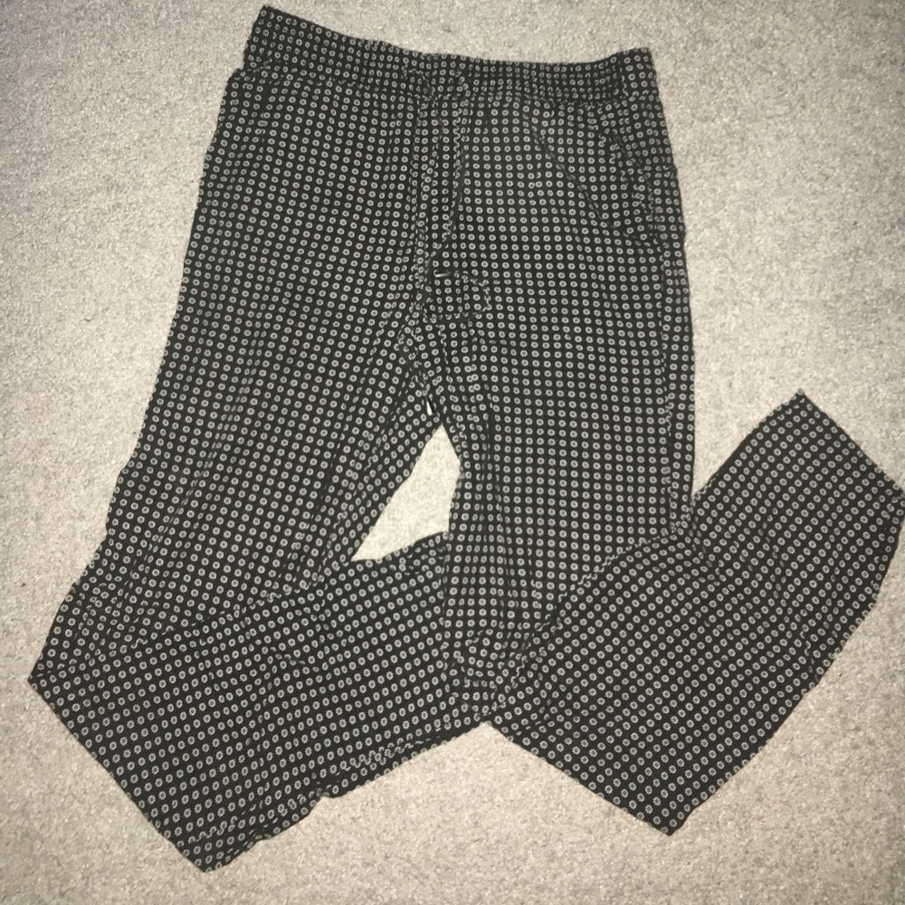 Comfy casual dress pants! Daisy print 🌼😍
