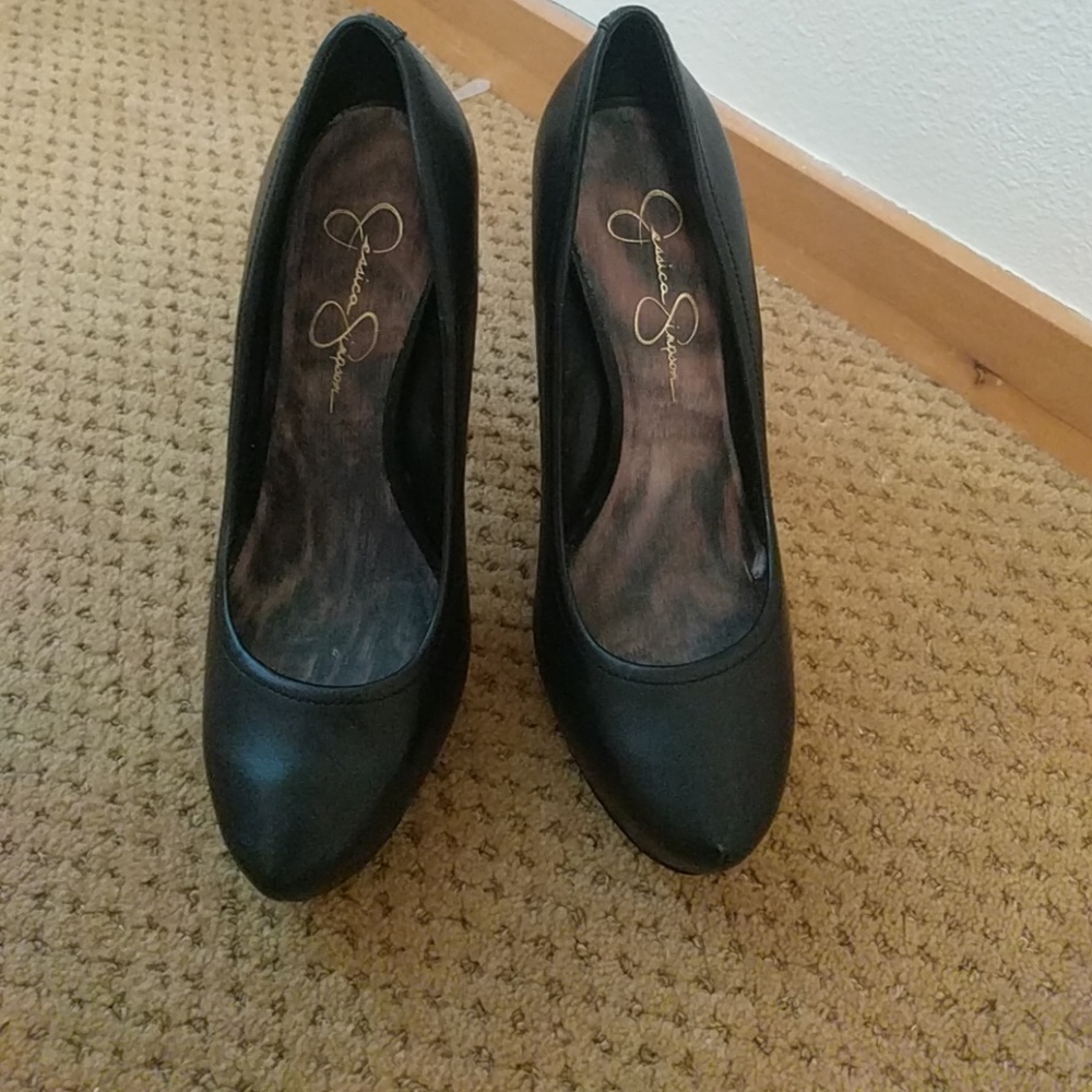 Jessica Simpson black heels