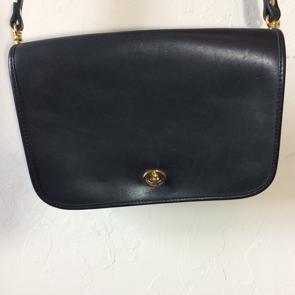 Hunt Club black leather purse