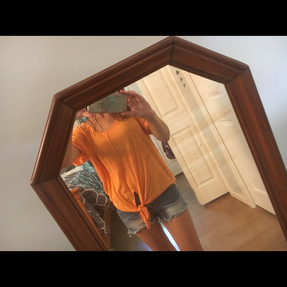 🚫SOLD🚫.   Roxy loose tie fit tee