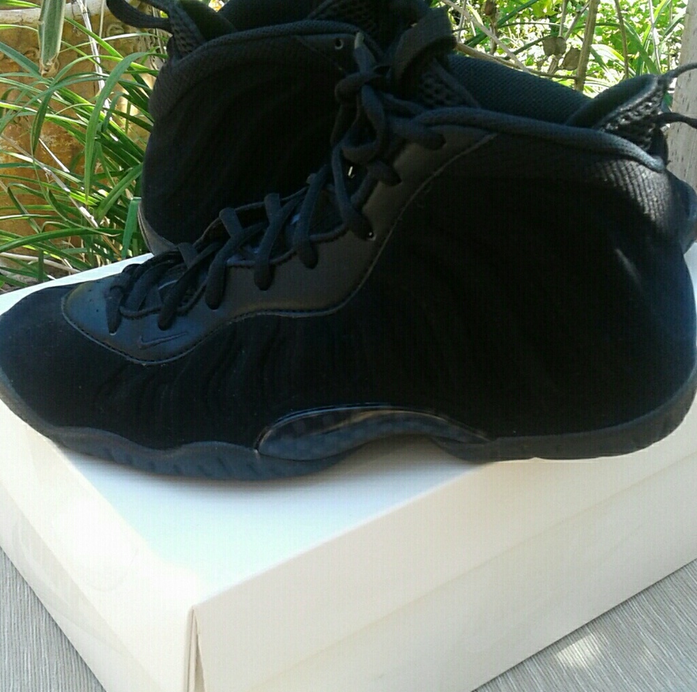 Nike foamposite 6.5y Black Suede, Tripple Black