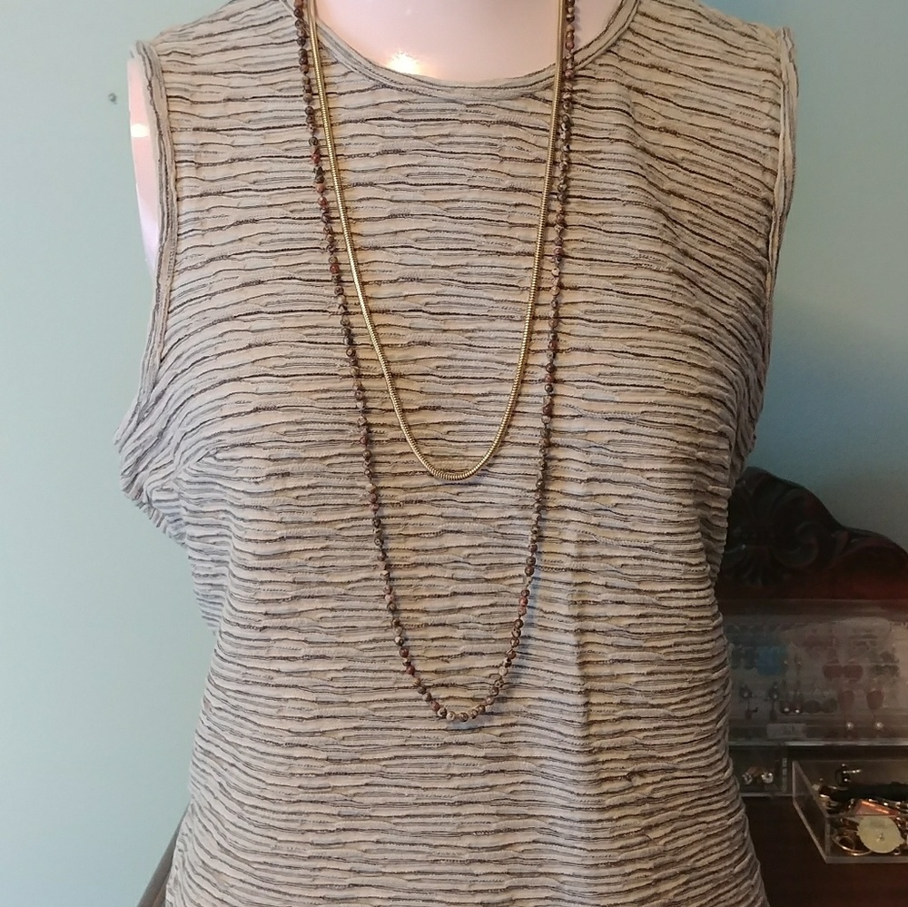 Textured top, fitted, waist length