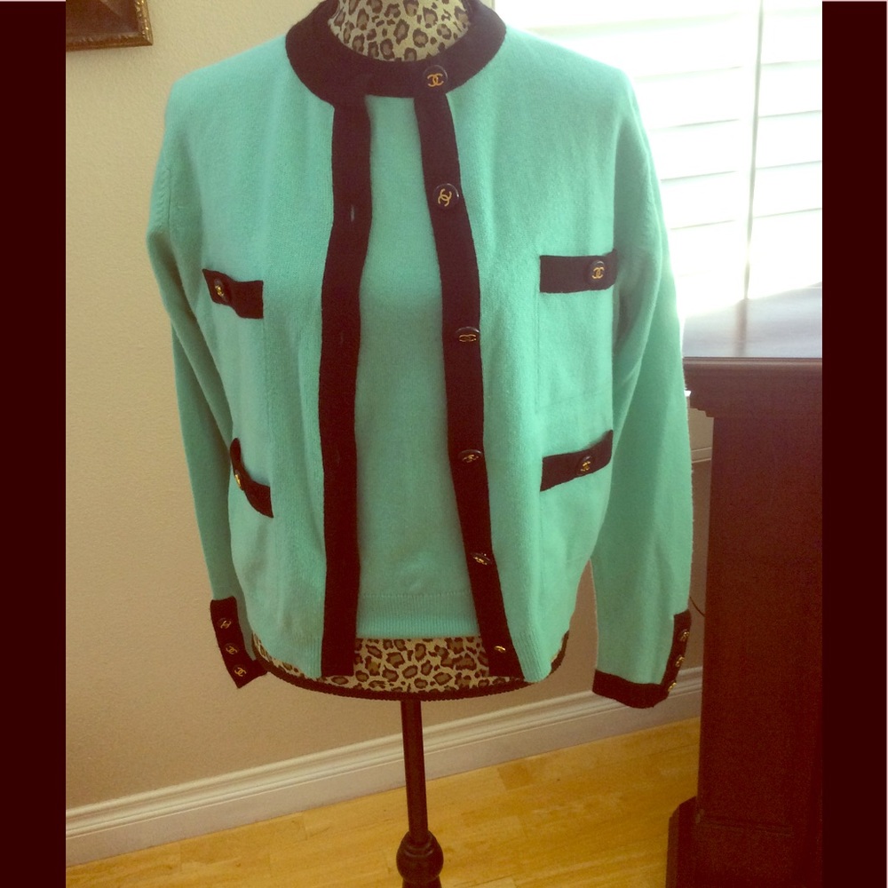 ✨CHANEL 100% cashmere ✨cardigan and top twinset