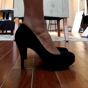 OFFER? The Perfect Sexy Work Pumps!!! 