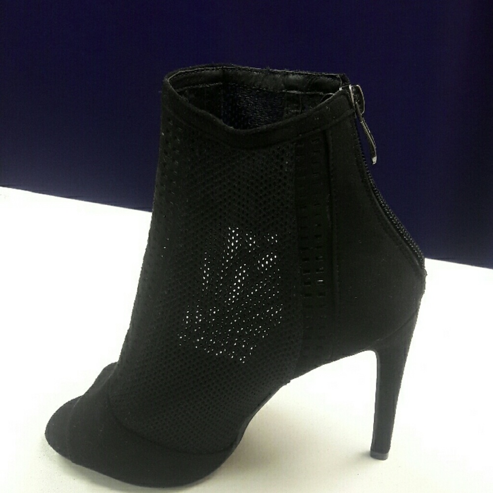 ,👠NWT👠Black high heel