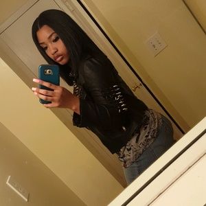 Meet your Posher, Malika