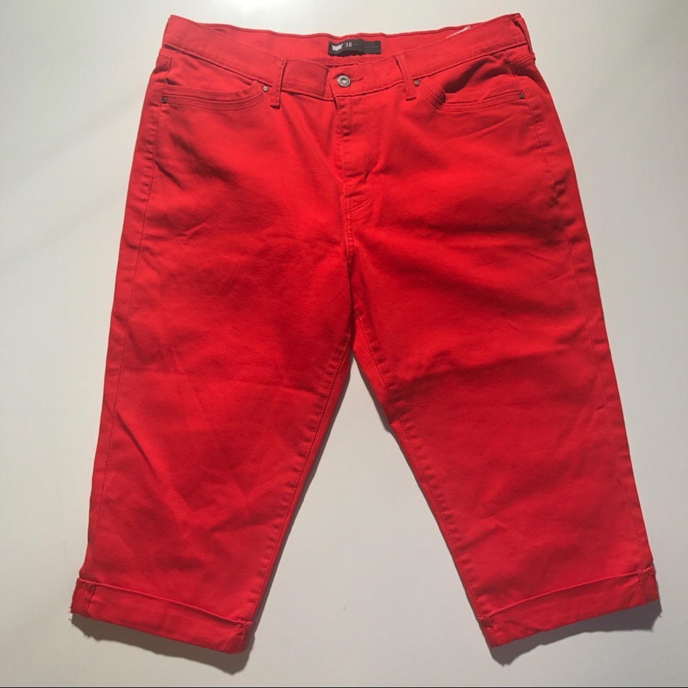 Like New! Levi Capris Size 16 Red Hot!