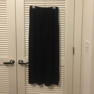 Vince Camuto black pleated maxi skirt
