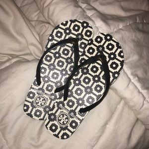 LAST CHANCE SALE: Tory Burch Flip Flops🖤