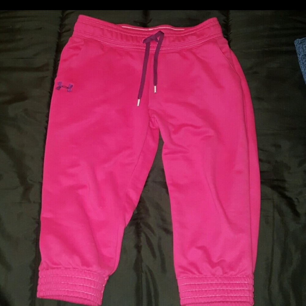 EUC- Under Armour Cropped Joggers!