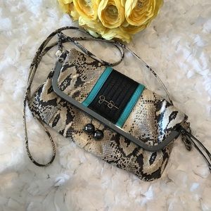 Jessica Simpson clutch