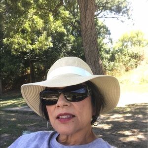 Meet your Posher, Linda