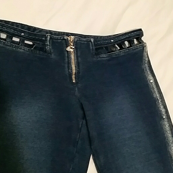 Jeans - Picture 2 of 4
