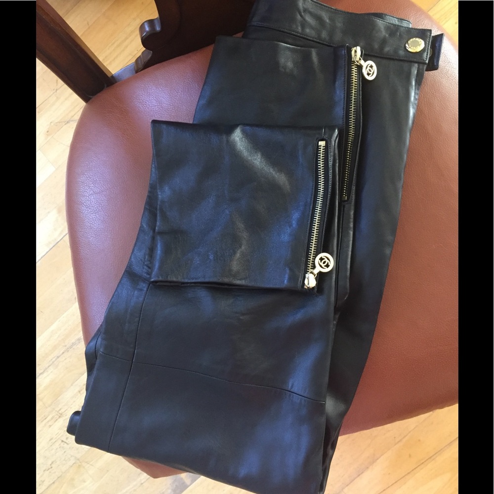 ❤️STUNNING CHANEL LEATHER  PANTS❤️