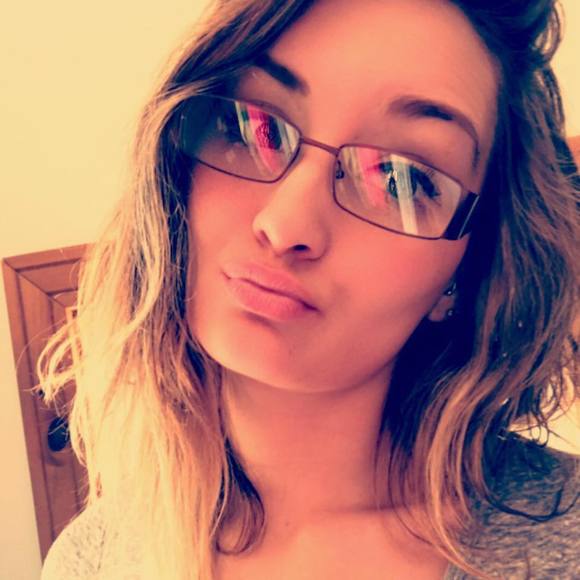 Meet your Posher, Kurstin - Picture 1 of 1