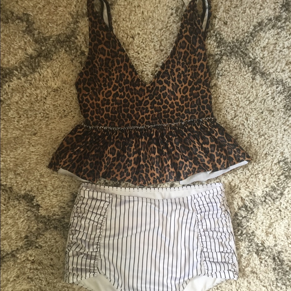 kortni jeane swimsuit!