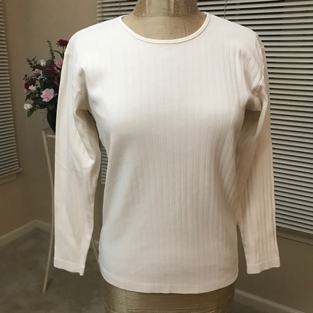 Bass & Co long sleeve pull over top.