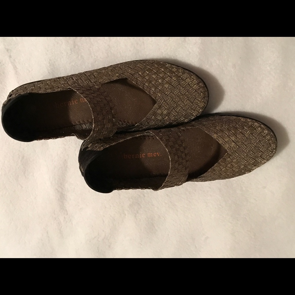 B M Bernie mev. Mary Janes with platform soles.
