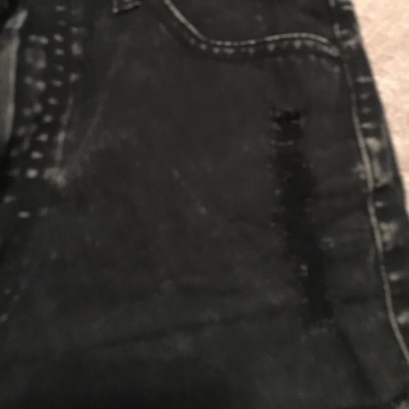 SOLD Distressed shorts - Picture 4 of 5