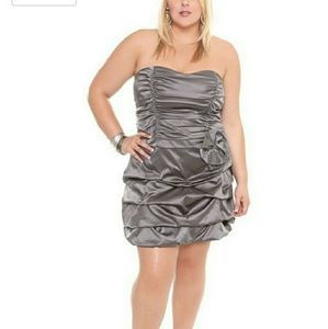 Torrid grey strapless bubble dress