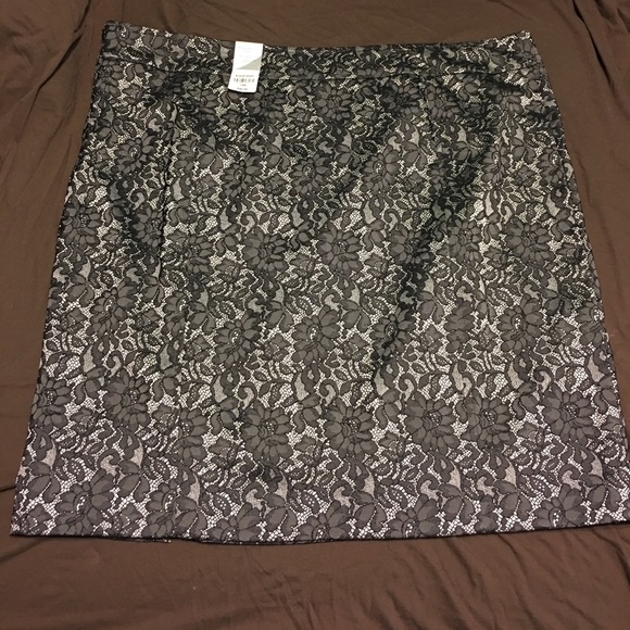 Lace Overlay Skirt - Picture 2 of 4